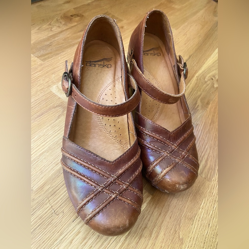 Brown stitched leather Dansko heals Size 37